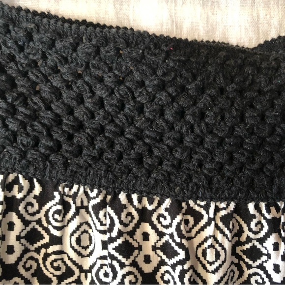 American Rag maxi skirt Black and Tan graphic pattern rayon crochet waistband XL - Picture 6 of 8